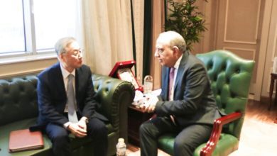 صورة وزير الكهرباء يبحث تعزيز التعاون وفرص الاستثمار مع كوريا الجنوبية