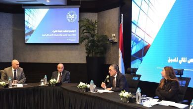 صورة عبدالعاطي يجتمع مع قيادات الوزارة لمتابعة سير العمل والوقوف على مستجدات الملفات السياسية والقنصلية