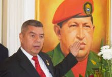 صورة سفير فنزويلا بالقاهرة يحذّر من تهديدات أمريكية غير مسبوقة: “فنزويلا لن تخضع لأي قوة أجنبية”