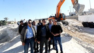 صورة وزير الإسكان يتفقد مشروع مارينا 8 وتطوير الطريق الرئيسي لمدخل مارينا 5