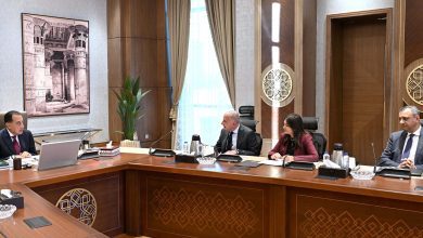 صورة رئيس الوزراء يناقش عددا من الفرص الاستثمارية بمنطقة “المثلث الذهبي” مع القطاع الخاص