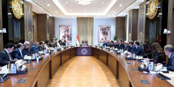 صورة مدبولي يلتقي مسئولي شركة “إيني” ومجموعة مستشفيات “سان دوناتو” الإيطالية