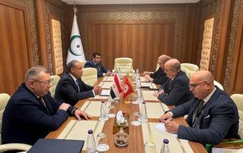 صورة وزير الخارجية يؤكد لنظيره التونسي الحرص على الارتقاء بمستوى العلاقات بين البلدين في مختلف المجالات