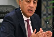 صورة رئيس الوزراء: تنسيق بين البنك المركزي والحكومة للعمل على خفض نسبة الدين للناتج المحلي الإجمالي