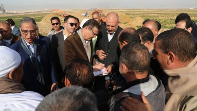 صورة وزير الزراعة ومحافظ الفيوم يتفقدان أعمال الصرف والري بزمام الـ 16 ألف فدان