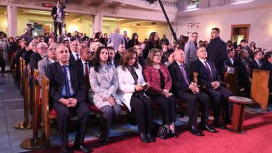 صورة محافظ القاهرة ينوب عن رئيس الوزراء في احتفال الطائفة الإنجيلية بعيد الميلاد المجيد