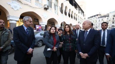 صورة وزيرة التنمية المحلية ومحافظ القاهرة يتفقدان أعمال تطوير شارع إبراهيم بمنطقة الكوربة بمصر الجديدة