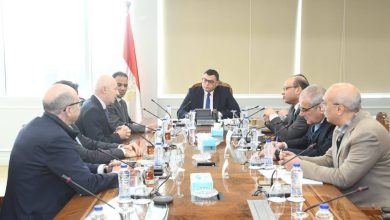 صورة وزير الإسكان يلتقي وفداً من شركة سان جوبان (Saint-Gobain)الفرنسية لبحث أوجه التعاون