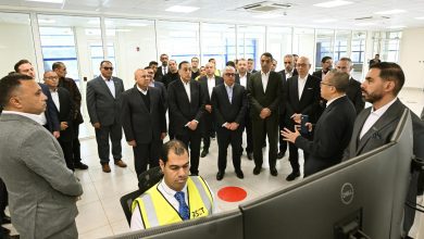 صورة مدبولي يتفقد محطة البحر الأحمر لتداول الحاويات رقم 1 (RSCT) بميناء السخنة ويشهد وصول السفينة CMA CGM IRON القادمة من ميناء بيروت