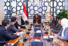 صورة د. منال عوض  توجه بالانتهاء من دراسة تقييم الأثر البيئي لمشروع توليد الكهرباء من الرياح بالبحر الأحمر