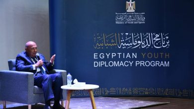 صورة وزير الرياضة يشهد محاضرة “سامح شكري “ضمن النسخة الرابعة من برنامج الدبلوماسية الشبابية