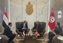 صورة وزير الخارجية يصل تونس للمشاركة في إجتماع آلية التشاور الثلاثي حول ليبيا