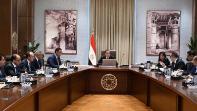 صورة مدبولي يتابع عددًا من ملفات العمل مع وزير الإسكان..واستعراض الخطة الزمنية لتنفيذ مشروع “علم الروم”