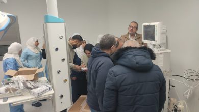 صورة وزير الصحة يتلقى تقريرًا بمرور ميداني على 29 مشروعًا صحيًا في 10 محافظات