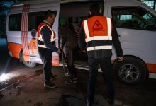 صورة التدخل السريع ينقل ثلاث حالات بمنطقة مصر الجديدة لمجمع “حياة للكبار بلا مأوى”