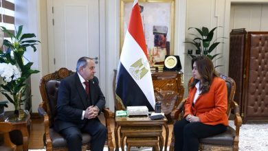 صورة وزيرة التنمية المحلية تتابع مع محافظ بورسعيد تطوير أسواق الحميدي والتجاري