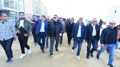 صورة وزير الإسكان يتفقد مشروع “مارينا ٨” وتطوير مدخل مارينا 5