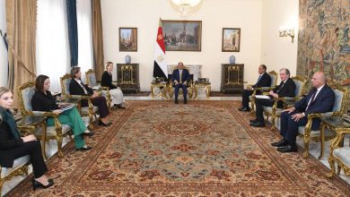 صورة الرئيس السيسي  يشدد على أهمية تنفيذ مخرجات القمة المصرية الأوروبية الأولى وتعزيز التشاور والتنسيق في القضايا ذات الاهتمام المشترك