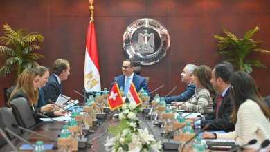 صورة وزير الاستثمار يبحث تعزيز التعاون الاقتصادي وفرص الاستثمار مع سويسرا