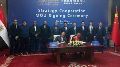 صورة توقيع مذكرة تفاهم بين “كيميت” و”تبيا” الصينية لبناء أول مصنع لإنتاج الـ “Inverters” بمصر