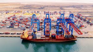 صورة المركزي : قناة السويس تحقق إيرادات بقيمة 1.05 مليار دولار خلال الربع الأول من 2026/2025