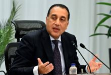 صورة مدبولي يتابع مع وزير التموين موقف مخزون الأرصدة من السلع الغذائية