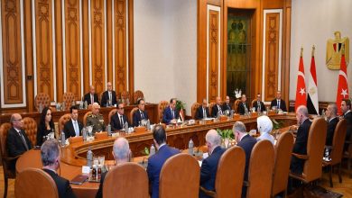 صورة الرئيس السيسي يشارك  ونظيره التركي في الجلسة الختامية لمنتدى الأعمال المصري – التركي