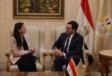 صورة وزير الثقافة يلتقي ممثلة اليونيسف لبحث إقامة أول معرض كتاب للطفل