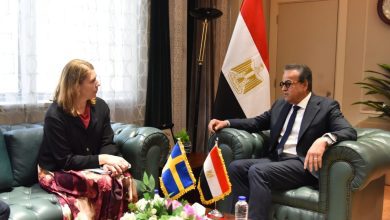 صورة وزير الصحة يبحث مع نظيرته السويدية تعزيز التعاون الثنائي ودعم القطاع الصحي بغزة