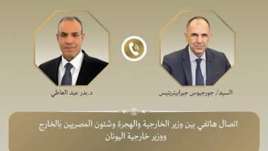 صورة وزير الخارجية ونظيره اليوناني يشيدان بالعلاقات التاريخية والراسخة بين البلدين