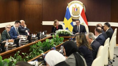 صورة وزير الصحة يبحث مع وفد الشركات السويدية تعزيز الشراكات الاستراتيجية في القطاع الصحي