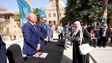 صورة مدبولي يتابع موقف إعادة تسليم وتسكين الأسر العائدة لوحداتهم السكنية بعد انتهاء أعمال ترميم العقارات بمنطقة “درب اللبانة”