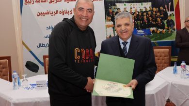 صورة ▪︎الفريق أسامة ربيع يكرم فريق الهوكي بنادي بورفؤاد الرياضي بعد تتويجه بطل إفريقيا للأندية