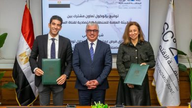 صورة رئيس اقتصادية قناة السويس يشهد توقيع بروتوكول تعاون مع (شغلني) لتدريب وتشغيل العمالة بمشروعات الهيئة