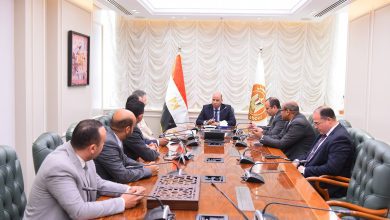 صورة وزير العمل :  في ظهر كل ممثلي العمال ما داموا يدافعون بصدق عن مصالح العمال وحقوقهم المشروعة