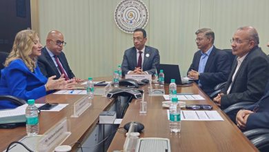 صورة وزير الاتصالات يبحث مع المستشار العلمي للرئيس الأمريكي سبل الاستفادة من التجربة الأمريكية في الذكاء الاصطناعي