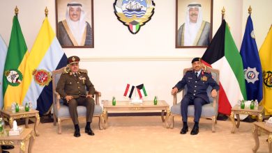 صورة رئيس الأركان يعود إلى أرض الوطن عقب إنتهاء زيارته الرسمية لدولة الكويت