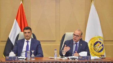 صورة وزيرا الاستثمار والصناعة يعقدان اجتماعًا موسعًا مع المجالس التصديرية