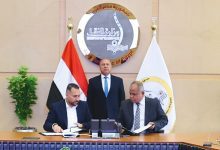 صورة وزير النقل يشهد توقيع شراكة بين شركتى” سوبر جيت وبوسطة ” لخدمة نقل الشحنات بين المحافظات