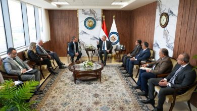 صورة وزير البترول يبحث مع “كابريكورن إنرجي” البريطانية زيادة استثماراتها في مصر