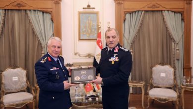 صورة قائد القوات الجوية يلتقى قائد القوات الجوية التركية