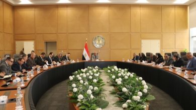 صورة وزير الكهرباء يجتمع باللجنة الإستراتيجية للكهرباء لمتابعة تنفيذ إجراءات ترشيد الإنفاق الحكومي