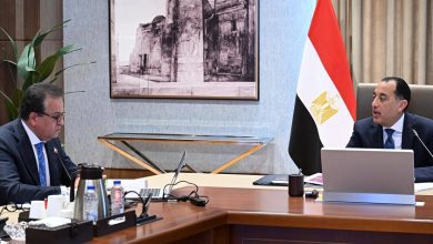 صورة رئيس الوزراء يتابع مع وزير الصحة والسكان عددًا من ملفات عمل الوزارة