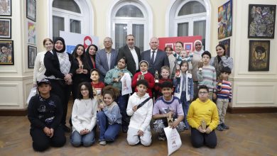 صورة أطفال روسيا يصنعون فانوس رمضان