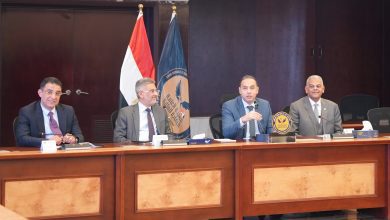 صورة د.إسلام عزام ” نعمل دوماً على تذليل التحديات التنظيمية والتشغيلية لزيادة معدلات قطاع التأمين