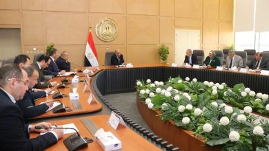 صورة وزير الكهرباء يوجه برفع درجة الاستعداد لتأمين الشبكة الموحدة للكهرباء