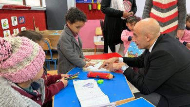 صورة وزير التربية والتعليم يفاجئ مدارس قنا لمتابعة انضباط سير العملية التعليمية