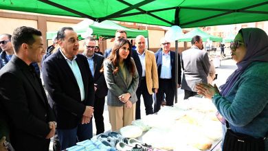 صورة رئيس الوزراء يتفقد عدداً من المشروعات السكنية والخدمية بمدينة “حدائق العاصمة”