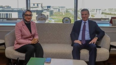 صورة وزير الزراعة يبحث مع محافظ الوادي الجديد تعزيز التنمية الزراعية والتوسع في زراعة المحاصيل الاستراتيجية