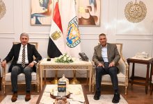صورة وزير السياحة والآثار يلتقي بمحافظ جنوب سيناء لبحث دعم القطاع السياحي وزيادة الحركة السياحية الوافدة